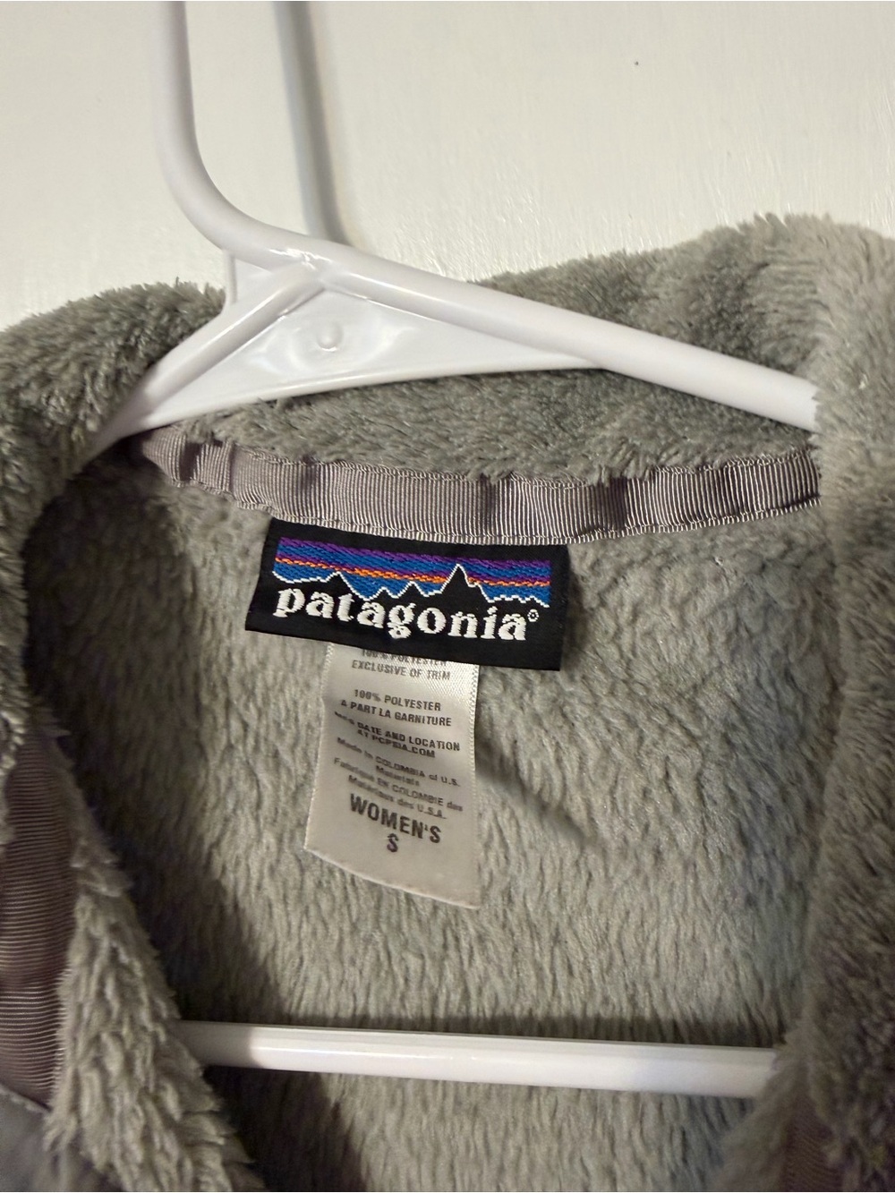 Patagonia Light Gray Fleece Snap Pullover - Picture 2 of 4